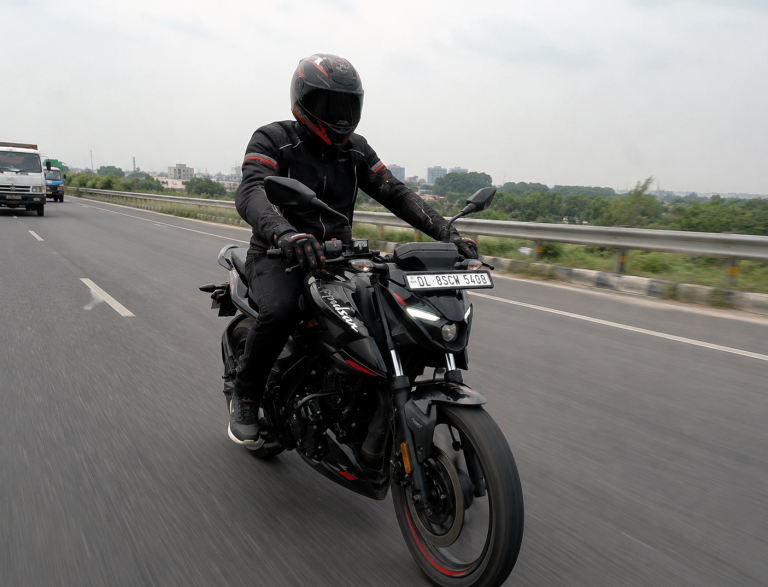 Bajaj Pulsar N160 review hindi